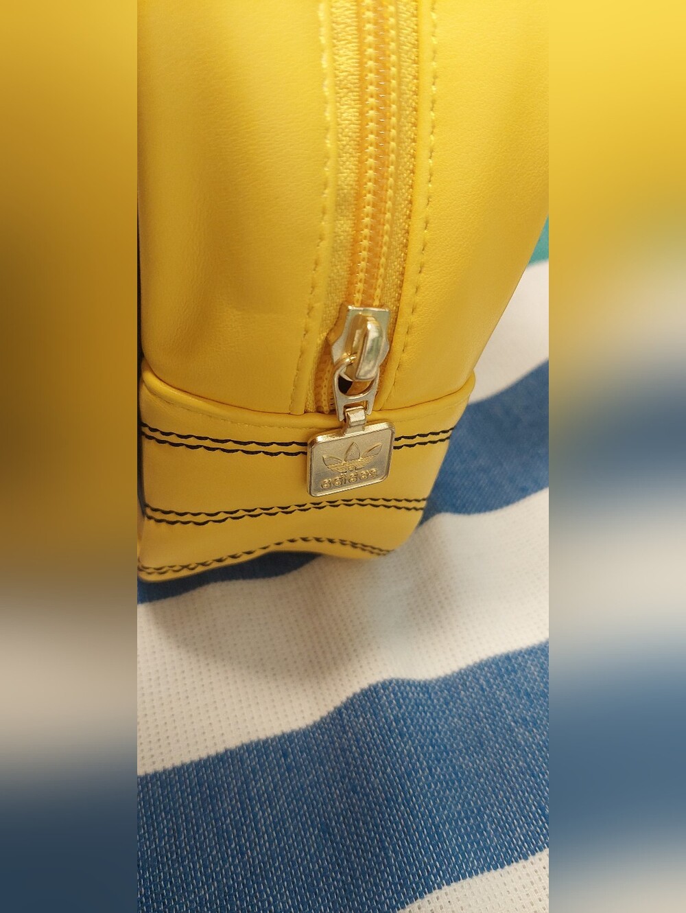 Adidas Yellow Vinyl Shoulder Bag with Black Trim - Picture 5 of 10